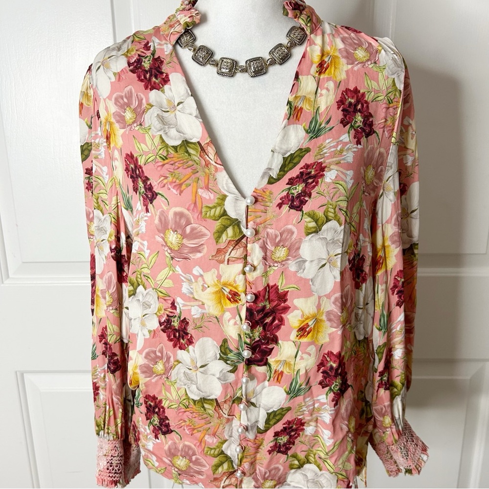 Alice + Olivia Floral-Printed Blouse with Jewel Buttons (size M) - Picture 7 of 13